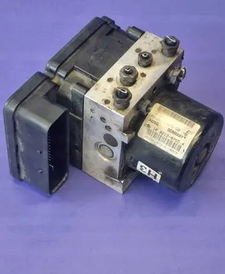 Ford Fiesta ABS Pump AV592C405GB 10096101503 10021207554