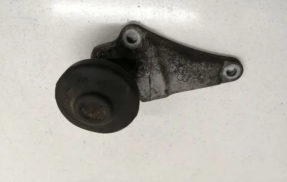 Audi A6 S6 C5 4B Engine mount bracket 8D0199343