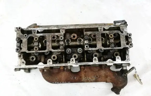 Ford Crown Victoria I Engine head rff1ae6090