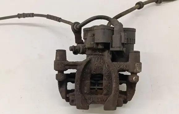 BMW 2 F46 Rear brake caliper 6798957