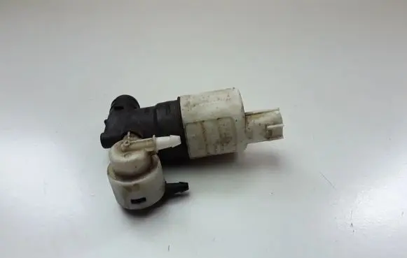 Jaguar XE Windscreen/windshield washer pump BK2117K624BA