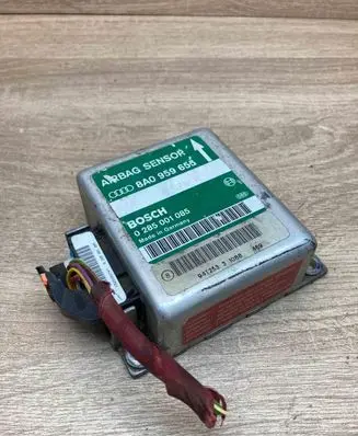 Audi A4 S4 B5 8D Airbag control unit/module 8A0959655C 0285001085 WithPlug