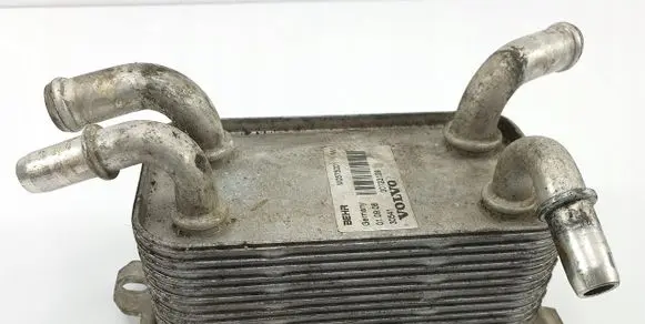 Volvo V50 Oil filter mounting bracket 30723129