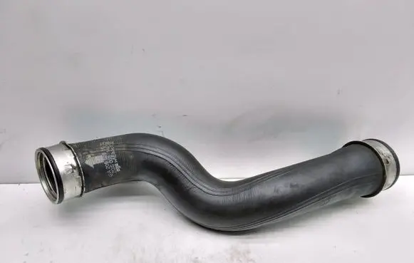 Mercedes-Benz CLK A209 C209 Intercooler hose/pipe A2095281082