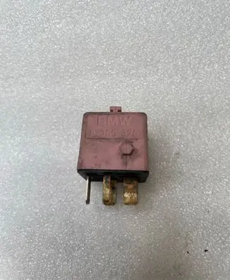 BMW 5 E39 Other relay 8365326