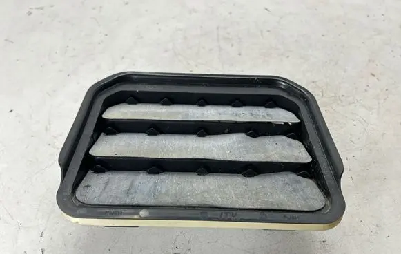 Ford Escape IV Quarter panel pressure vent L1TBA280B62AC