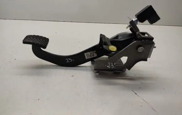 Hyundai ix35 Brake pedal 328002S950