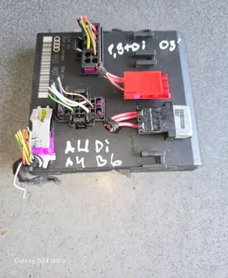 Audi A4 S4 B6 8E 8H Comfort/convenience module 8E0907279C