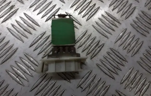 Dacia Logan I Heater blower fan relay 