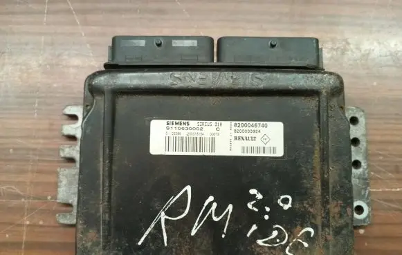 Renault Megane I Engine control unit/module 8200046740 S110630002 8200033924