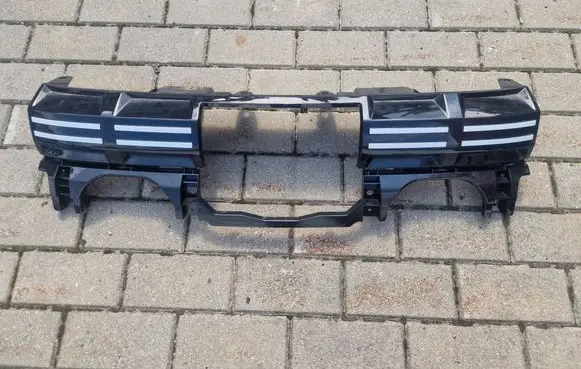 Dacia Spring Front bumper upper radiator grill 623108324R 623107457R