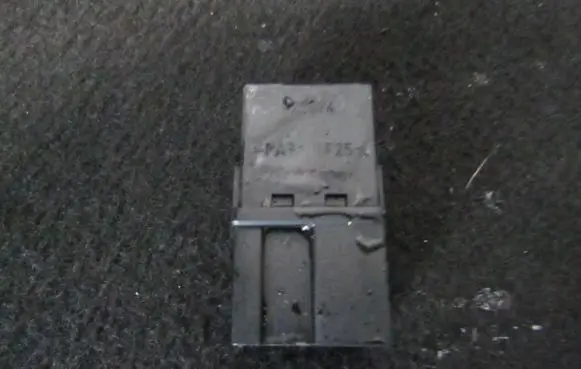 Mitsubishi Carisma Other relay mb953382 v23074