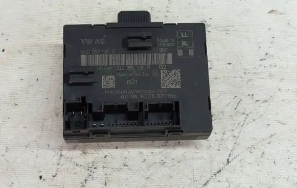 Volkswagen PASSAT B8 Door control unit/module 5Q0959595B 5Q0959595E