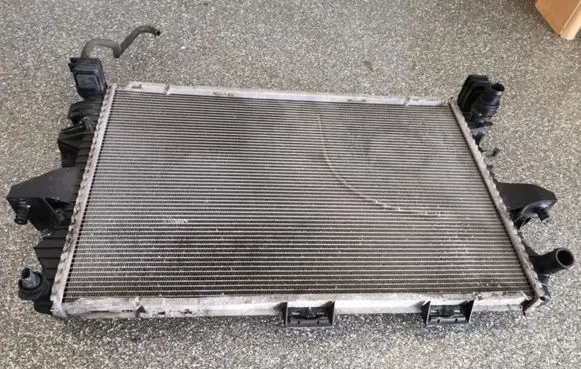 Volkswagen Multivan T5 Coolant radiator 7H0121253J