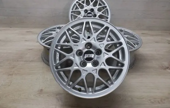 Volkswagen Golf III R15 alloy rim 1H0601025AA