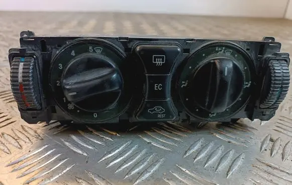 Mercedes-Benz E W210 Climate control unit 2108303185 9140010371 9140010377