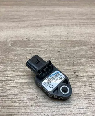 Toyota Corolla Verso AR10 Airbag deployment crash/impact sensor 898310W010