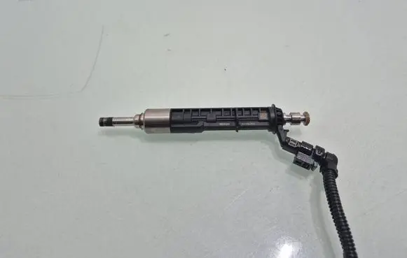 Alfa Romeo Giulia Fuel injector 04893630AA 0261500414