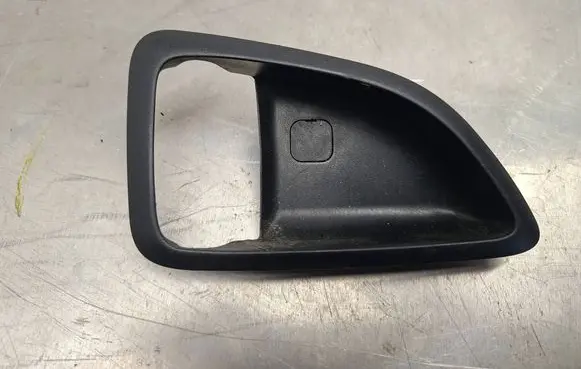 Hyundai ix35 Front door handle cover 826112S000