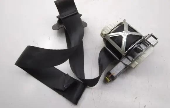 Citroen DS3 Front seatbelt