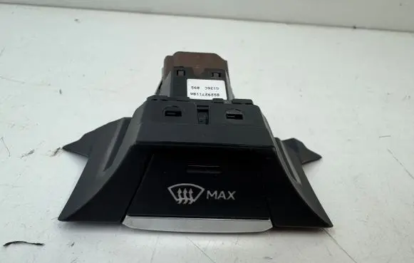 Audi TT TTS RS Mk3 8S Windscreen/window heater switch 8S2927118A
