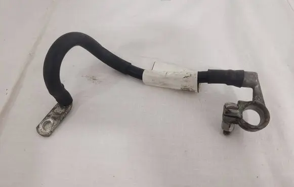 Volkswagen Golf V Negative earth cable (battery)