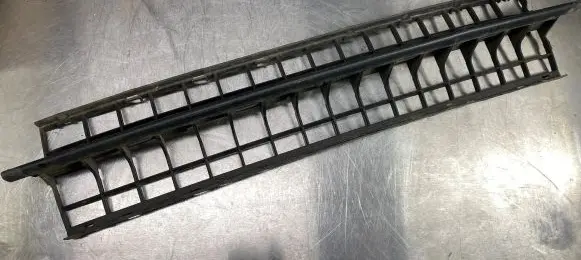 Renault Kangoo I Front bumper upper radiator grill 07404020 07404040