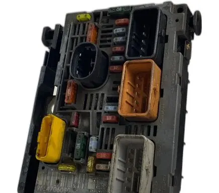 Peugeot Expert Fuse box set 9664706080 R03