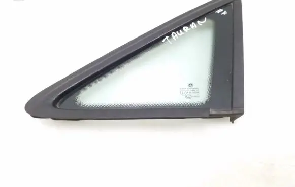 Volkswagen Touran I Front triangle window/glass 
