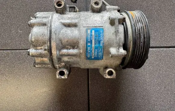 Volvo S40 Air conditioning (A/C) compressor (pump) 3M5H-19D629-HD