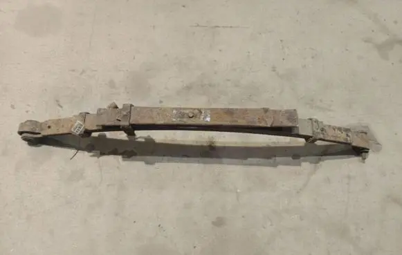 Toyota Hilux (AN10, AN20, AN30) Rear leaf spring