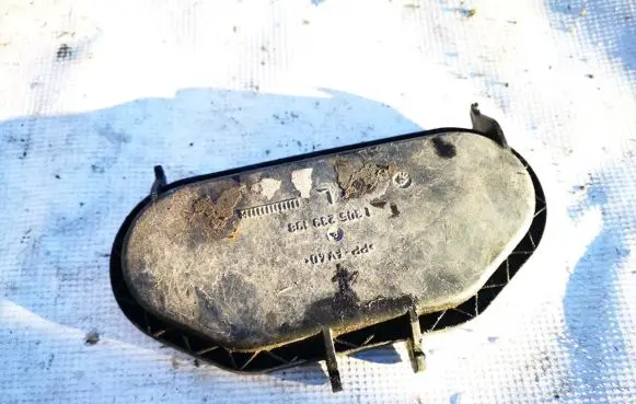 Headlight/headlamp dust cover