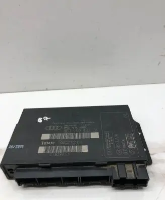 Audi A4 S4 B7 8E 8H Comfort/convenience module 8E0959433CA 00002731D3 01824653