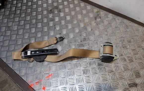 Mercedes-Benz GL X164 Front seatbelt A2118600688
