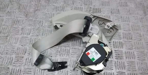 Volvo S90, V90 Rear seatbelt 39836043