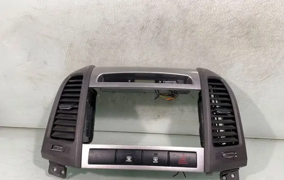 Hyundai Santa Fe Dash center air vent grill 974202b900 945302b000
