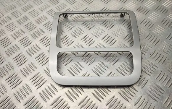 Volkswagen Scirocco Radio/GPS head unit trim 1Q0858071G
