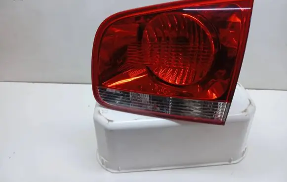 Volkswagen Touareg I Tailgate rear/tail lights 7L6945094h