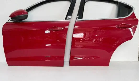 Alfa Romeo Stelvio Front door