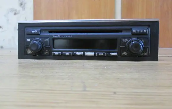 Audi A4 S4 B6 8E 8H Radio/CD/DVD/GPS head unit 8E0035186 AUZ2Z3A1109333 91839781
