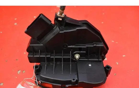 Ford Mondeo MK I Front door lock BM5AA21813AF