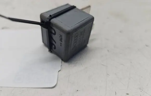 Audi Q7 4L Other relay 8D0951253