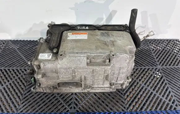 Voltage converter inverter
