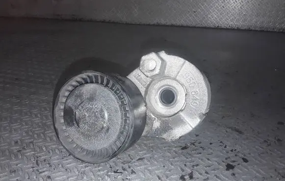 Renault Scenic III - Grand scenic III Generator/alternator belt tensioner 950649