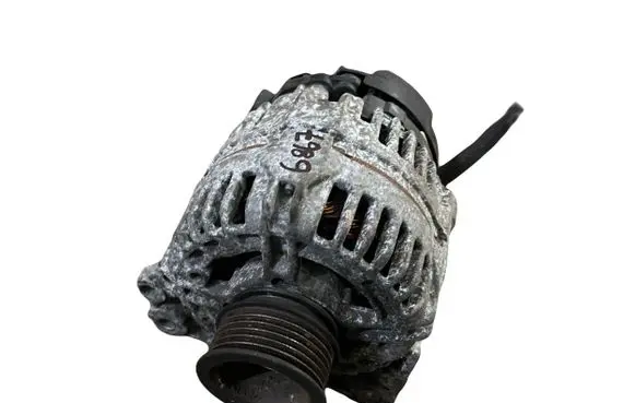 Volkswagen Golf IV Generator/alternator 028903028D