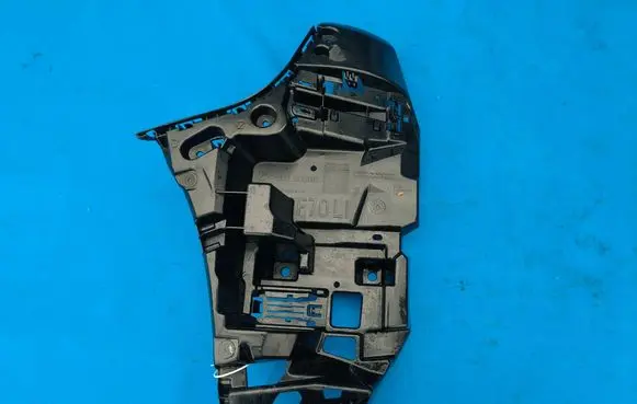 BMW 1 F70 Rear bumper mounting bracket 5A35D84