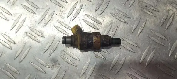 Mazda 626 Fuel injector 1955001330 195500-1330