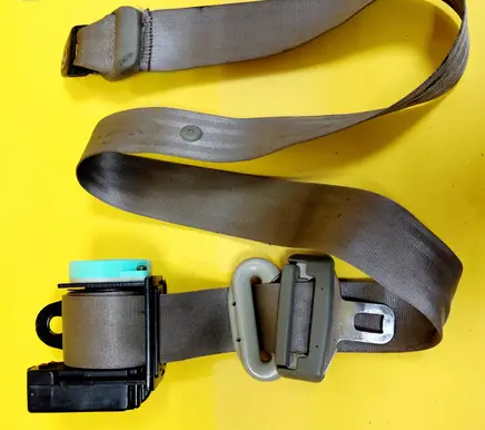 Chrysler Voyager Rear seatbelt E2318314