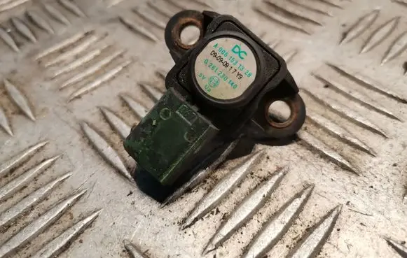 Mercedes-Benz C W204 Air pressure sensor 0061531328
