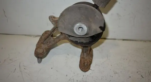 Toyota Verso Engine mount bracket